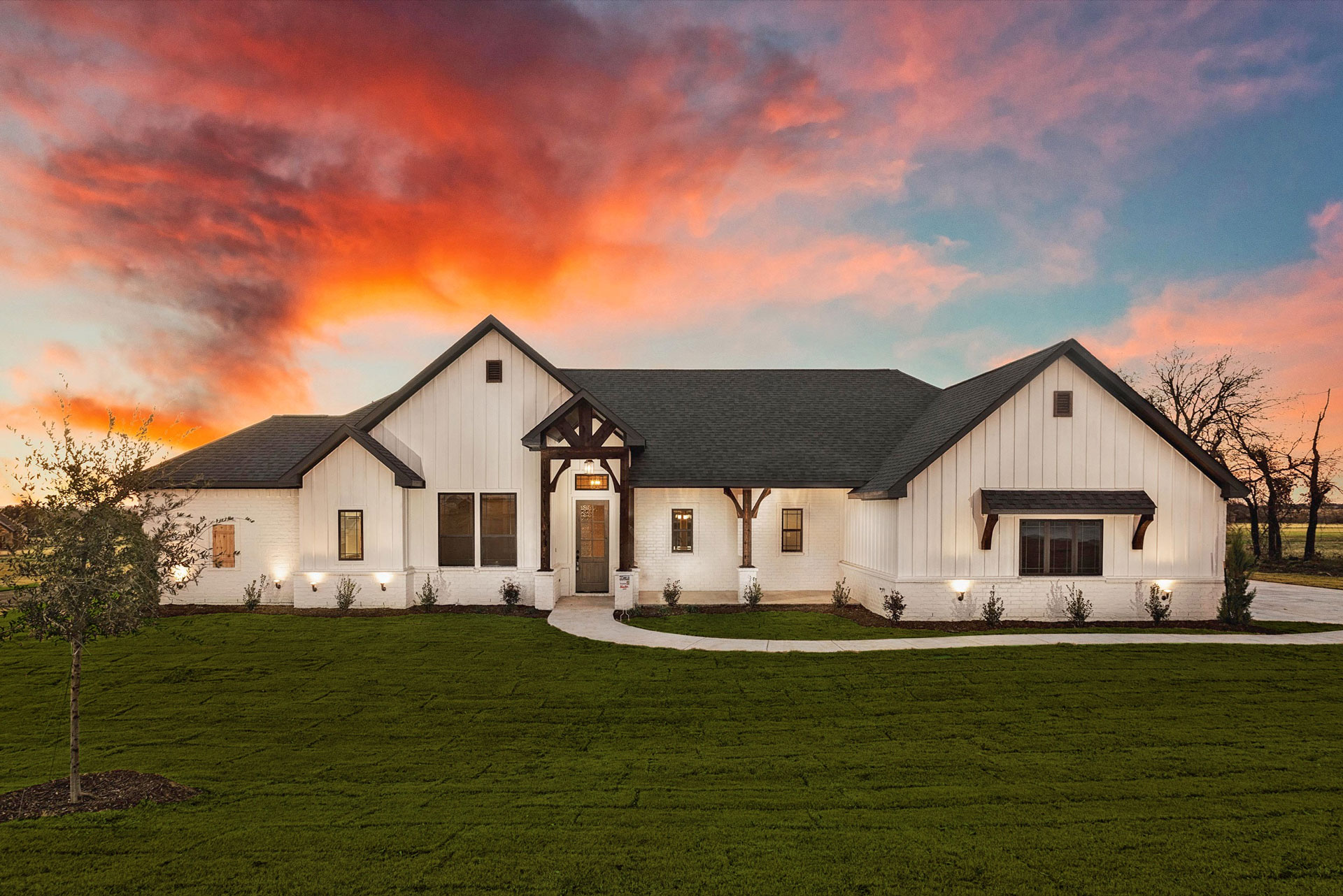 Custom home with dimensional shingle roof, Clover Roofing project